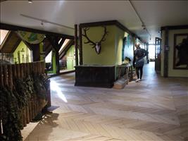 Im Schloss ist ein Museum