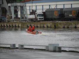 Rumgurken im Schlauchboot