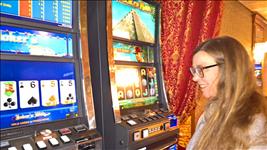 Noch eine Runde Video Poker, im Spiel Casino des Hotels
