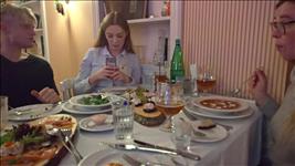 Passenderweise zum Tagesmotto, ein russisches Restaurant - Onkel Vanjay!