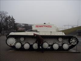 Ein weißer Panzer auf dem Leningrad steht!?