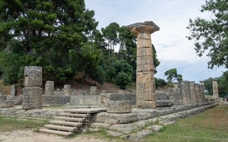 Seit 1936 wird am Hera Altar das olympische Feuer für die Spiele der Neuzeit entzündet. (Quelle: <a href='https://de.wikipedia.org/wiki/Olympia_(Griechenland)'>Wikipedia</a>)