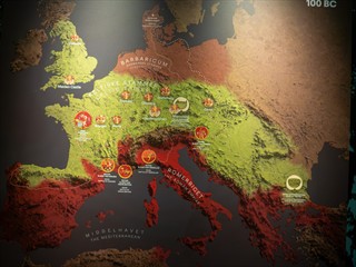 Der echte kommt wahrscheinlich von ganz weit da rechts unten. Aus Thrakien um 100 BC.