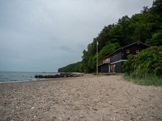 Das Bootshaus am Fuße des Hotels