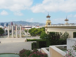 mit Blick auf den "magischen" Brunnen