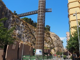 Ach, das der Panoramaaufzug
