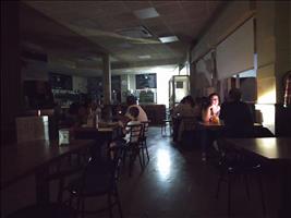 Das letzte Abendessen. Stromausfall bei El Mejillon. Das deutet auf das Ende hin