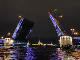 Sankt Petersburg und die Brücken Mit denen hat es eine besondere Bewandtnis...