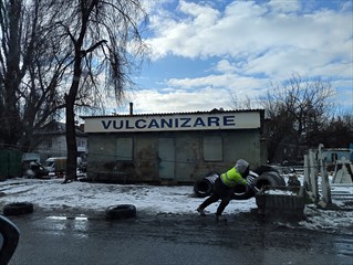 "Vulcanizare" gibt es hier an jeder Strassenecke