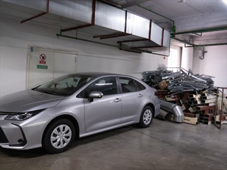 Eigentlicher ist das Parkhaues voll... aber vor der Tür ...