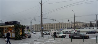 Es hat angefangen zu schneien. Wir wollen zum ersten "Aussichtspunkt"