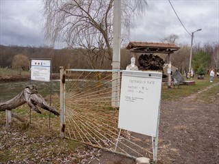 Man gibt sich einen offiziellen Charakter